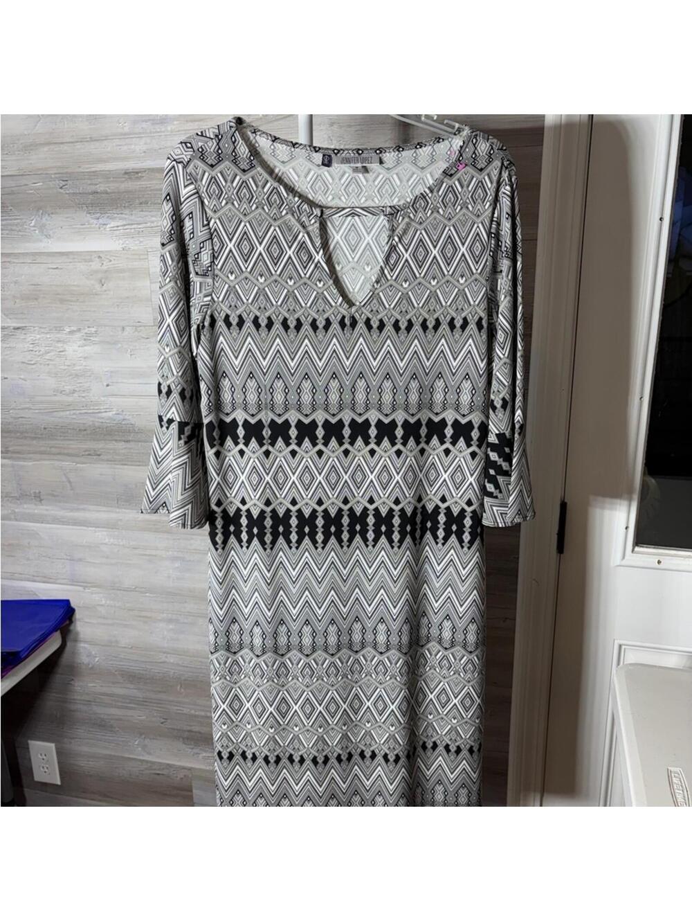Jennifer Lopez Medium Geometric Patterned Dress with Bell Sleeves 979